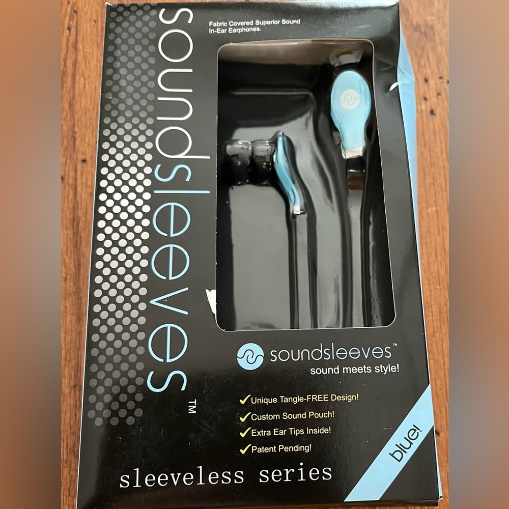 Soundsleeves, fabric covered in-ear earphones, light blue
